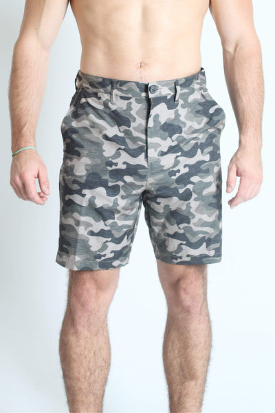 QSSS/KFINE GEN-Men's GREEN HTHR CAMO / 28 Camo Traveler Hybrid Shorts
