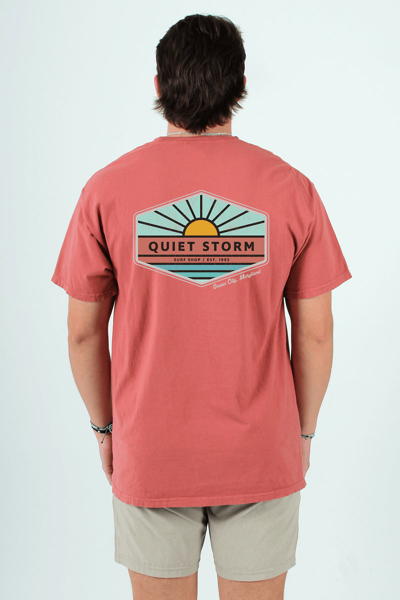 QSSS/GD Unisex NANTUCKET RED / S Sunray Badge Short Sleeve Tee