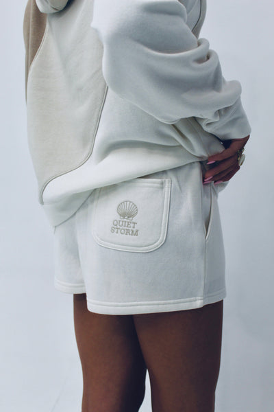 QSSS/REFLEX GEN-Women's LIGHT STONE / XS Women's Seashell Embroidered Fleece Short